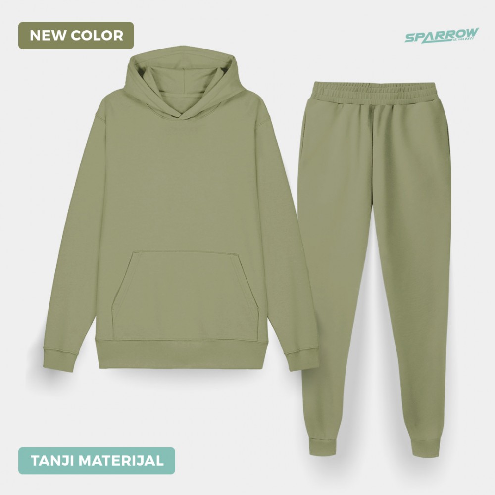 Hoodie and Slim Fit Sweatpants – Men (lighter material)