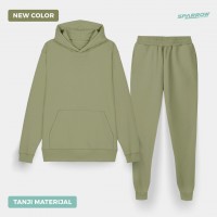 Hoodie and Slim Fit Sweatpants – Men (lighter material)