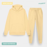 Hoodie and Slim Fit Sweatpants – Men (lighter material)